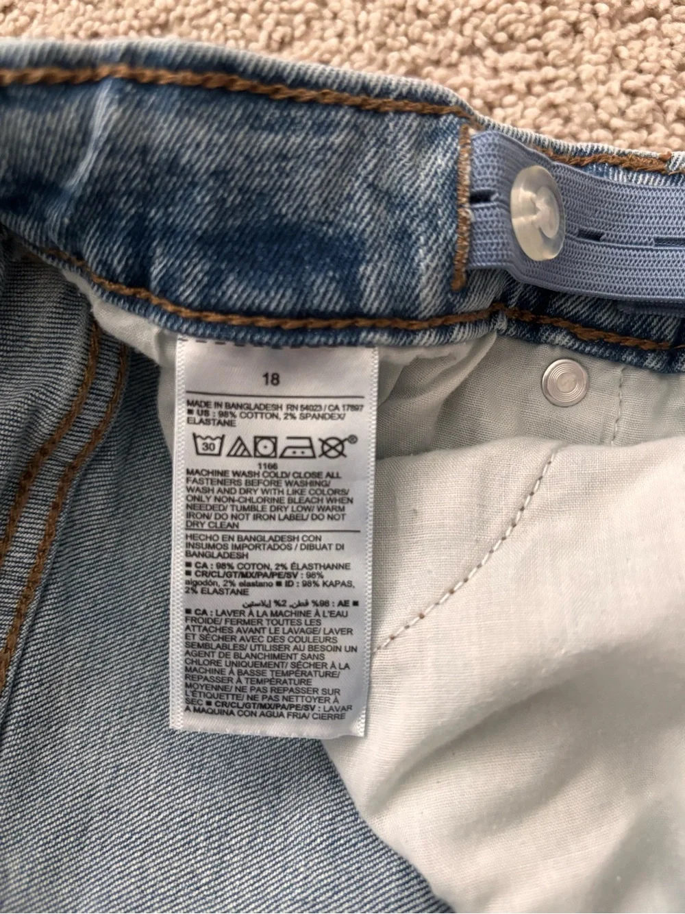 Old Navy Boy’s size 18 (teens) Washed Blue Straight Jeans
